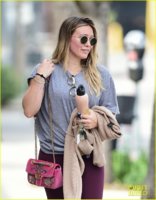 hilary-duff-kicks-off-her-weekend-at-the-gym-08.jpg