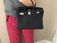 REVIEWING MY HERMÈS BIRKIN 25 VS 30 SIZE  WHAT FITS, MODSHOTS, PROS & CONS  **WHICH ONE IS BETTER** 