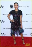 emily-ratajkowski-kiersey-clemons-more-step-out-for-daily-front-row-los-angeles-awards-20.jpg