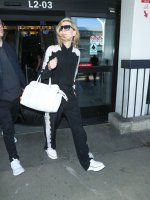Cate+Blanchett+at+LAX+nY-lRN2g_Irx.jpg