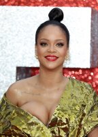 Rihanna_Ocesans8 (5).jpg