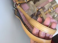 good_used_condition_authentic_coach_handbag_1527255216_2252f5ff.jpg