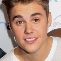 justin-bieber-300.jpg