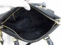 prada4.png