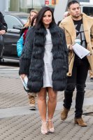 Demi-Lovato-in-Black-Fur-Coat--03-662x993.jpg
