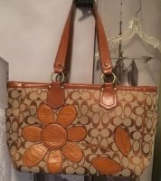 ILOVEDESIGNERSTUFF09_aug2018-fake applique tote misspellings-b.jpg
