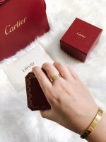 cartier love ring middle finger