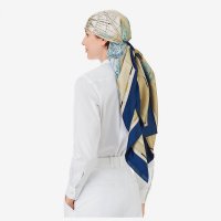 planisphere-d-un-monde-equestre-scarf-140--673250S 02-worn-2-50-0-579-579.jpg