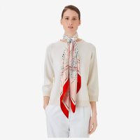 planisphere-d-un-monde-equestre-scarf-140--673250S 05-worn-2-50-0-1299-1299.jpg