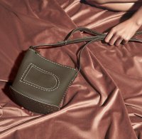 Delvaux-Families-Pin-Mini-Kaki.jpg
