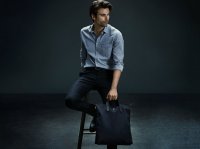 shopper-navy-model.jpg