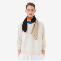 carre-90-quadri--232859S 45-worn.jpg