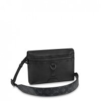 louis-vuitton-discovery-messenger-pm-dark-infinity-leather-men-s-bags--M52176_PM2_Front view.jpg