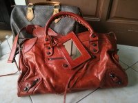 balenciaga_1542455836_55ee9c8f.jpg