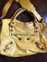 balenciaga_1542762649_0bdbf0e1.jpg