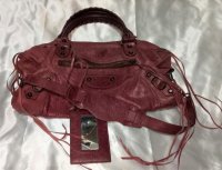 balenciaga_1527795771_766079b9.jpg