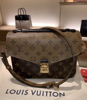 Review: Louis Vuitton Pochette Metis - PurseBlog