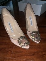manolo blahnik hangisi flesh