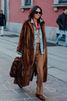 Classic-Viviana-Volpicella-in-the-typical-full-length-brown-mink-fur-coat..jpg