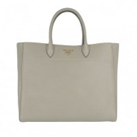 prada-84276-1.jpg
