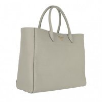 prada-84276-2.jpg