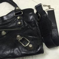 balenciaga_classic_city_1539792636_84cc2ef2.jpg