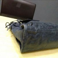 balenciaga_city_1539347518_52875900.jpg