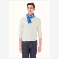 summer-party-muffler--693395T 01-worn.jpg
