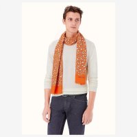 summer-party-muffler--693395T 03-worn.jpg