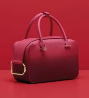 delvaux_ss19_cool_box_mm_taurillon_soft_phantom_framboise.jpg