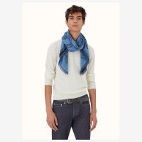 caducee-rock-scarf-100--582927T 02-worn.jpg