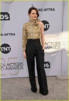 emma-stone-rachel-weisz-sag-awards-january-2019-04.jpg
