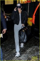 kendall-jenner-boyfriend-ben-simmons-step-out-for-date-night-03.jpg