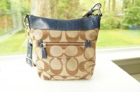 10402M_Signature Logo Duffle-remake-c.JPG