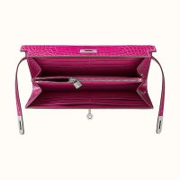 kelly-classic-wallet--051306CKJ5-above-2-300-0-579-579_b.jpg