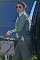 priyanka-chopra-visits-a-friend-in-LA-05.jpg