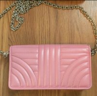 prada2.jpg