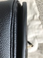 Is the canvas peeling on my Pochette Metis?