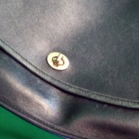 coach 9790 turnlock front.jpg