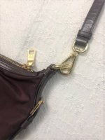prada_saffiano_vernice_bordeaux_1549085188_258a1e05.jpg