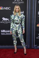 Sophie+Turner+2019+Billboard+Music+Awards+COCKw1kAIz-x.jpg