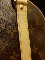 Is the creasing normal on louis vuitton vachetta strap? : r/handbags