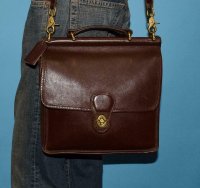 Station_85 fake coach willis G4D-9927 front.jpg