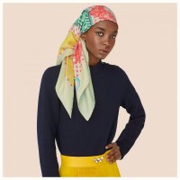 boucles-et-galons-du-tsar-wash-scarf-90--073425S 09-worn-2-50-0-1920-1920_b.jpg