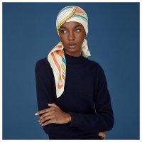 pegase-paysage-wash-scarf-90--073334S 07-worn-2-50-0-1920-1920_b.jpg