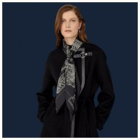 boucles-et-galons-du-tsar-wash-scarf-90--073425S 12-worn-2-50-0-1920-1920_b.jpg