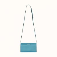 hermes-clic-h-21-bag--077848CKP3-front-2-300-0-2048-2048-q40_b.jpg