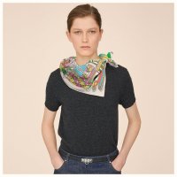 la-patisserie-francaise-scarf-90--003336S 01-worn-6-50-0-1920-1920_b.jpg
