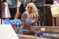 Victoria-Silvstedt-in-Bikini-2019-16-620x412.jpg