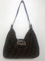 fendi_shoulder_bag_1547904810_7cf86d6c_progressive.jpg